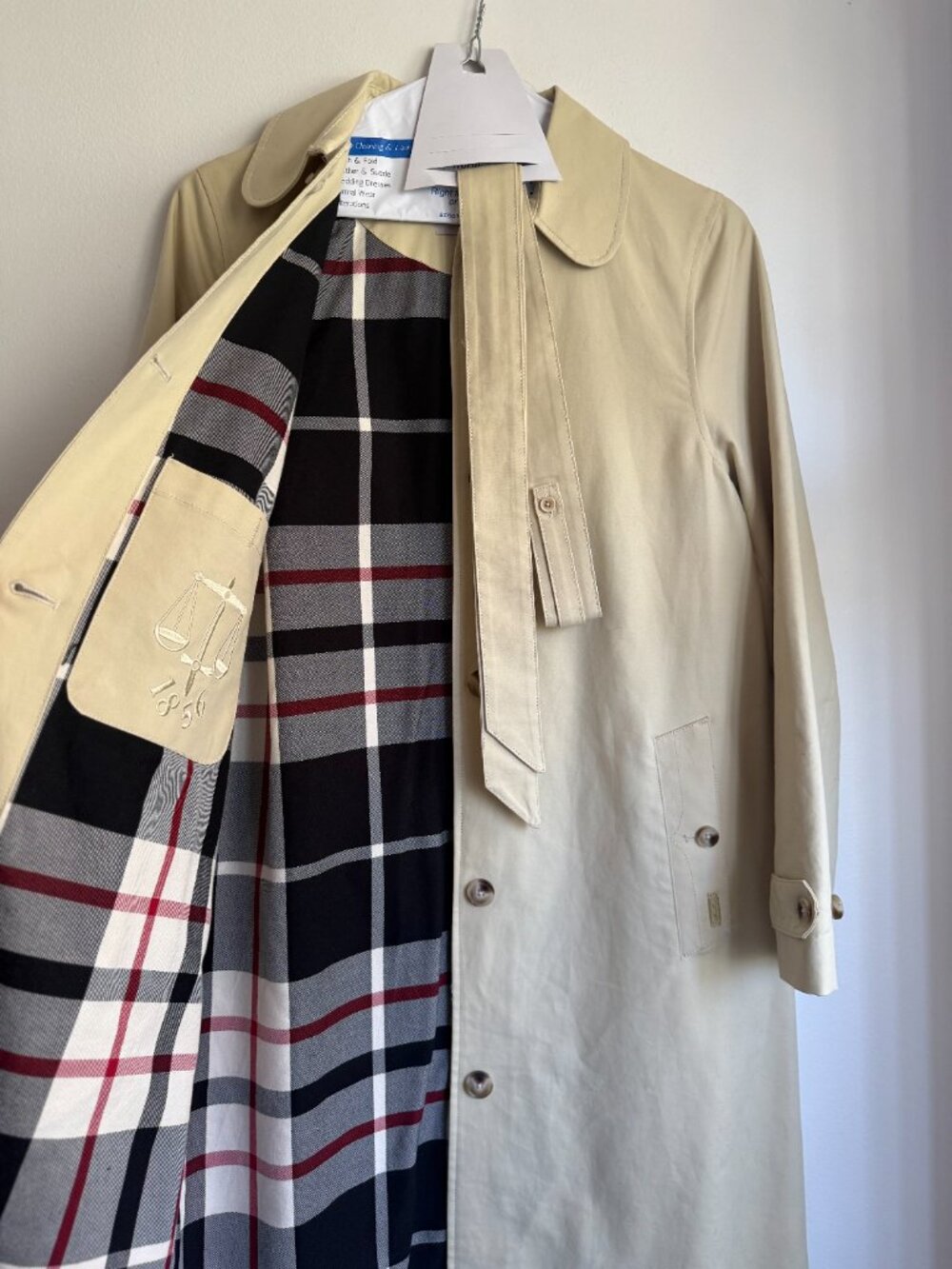 Hunter Beige Trench Coat Sz S Iconic British Heritage Style - Picture 4 of 12